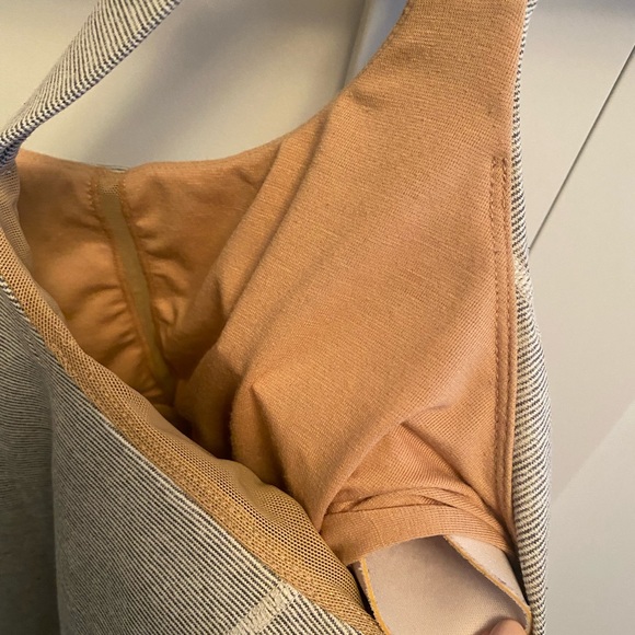 Lululemon Grey Tank - Size 8 - Picture 6 of 8